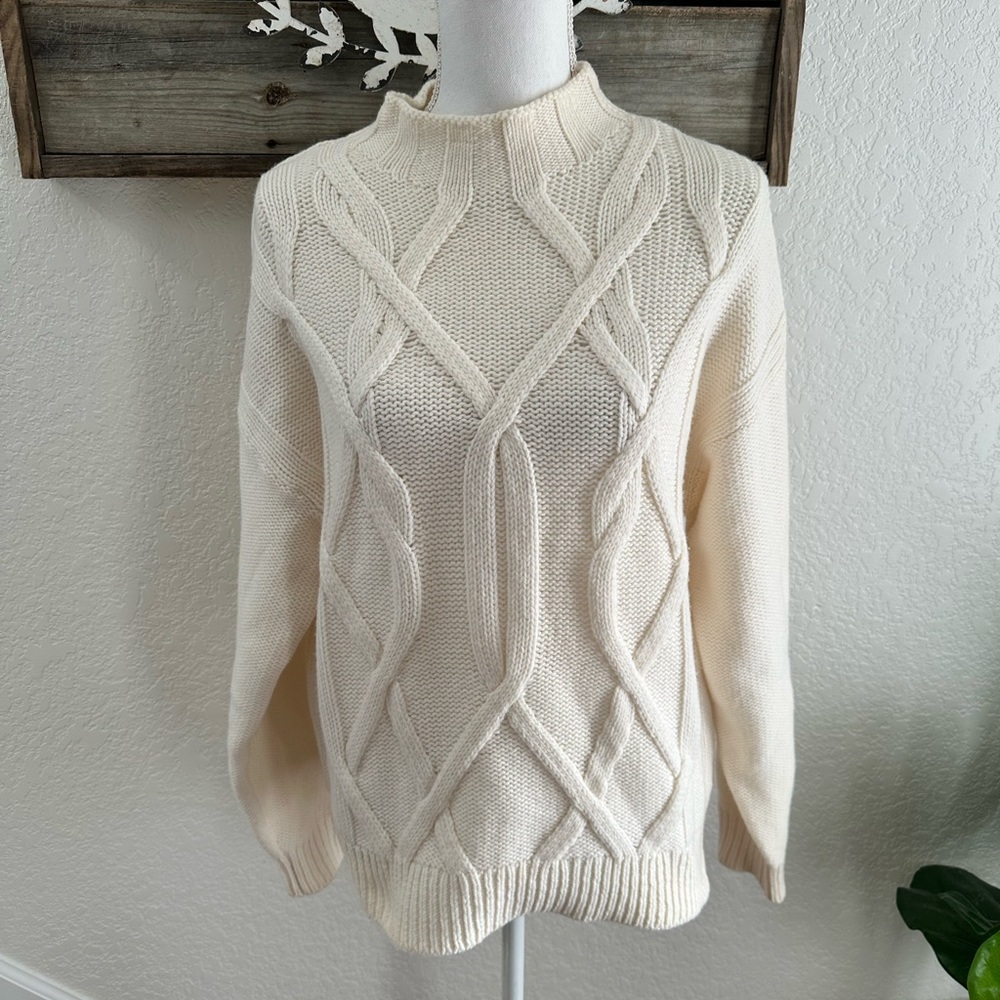 Everlane cream mock neck 100% wool sweater ladies size L